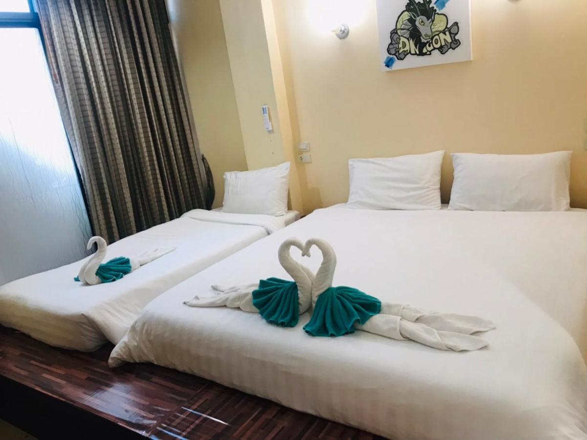 Happy Holidays Hotel Patong Exterior foto