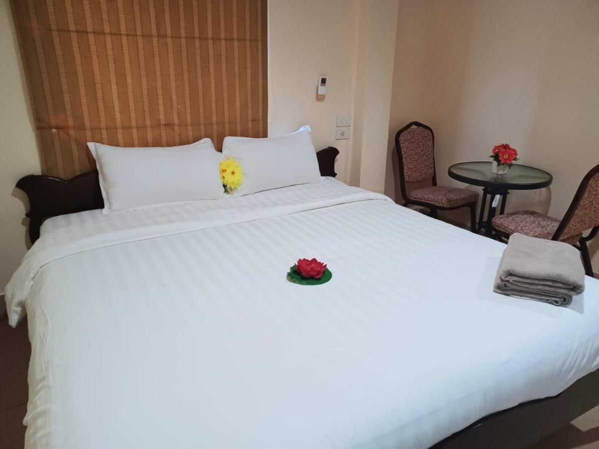 Happy Holidays Hotel Patong Exterior foto