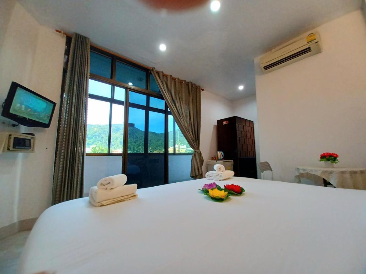 Happy Holidays Hotel Patong Exterior foto